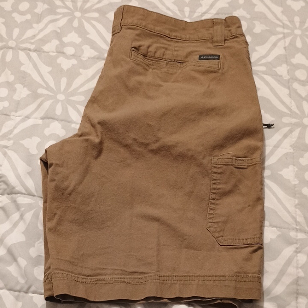 Columbia Brown Outdoor Cargo Shorts